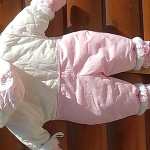 🛷 Pink Snow Suit  0-9 Months EUC